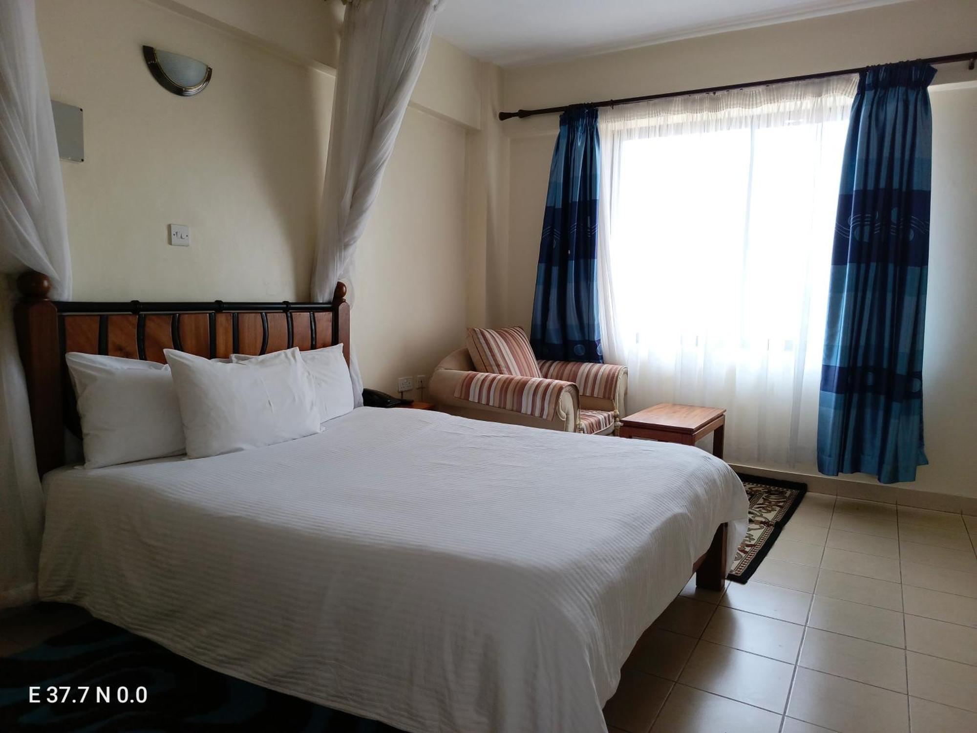 Meru Paramount Dış mekan fotoğraf