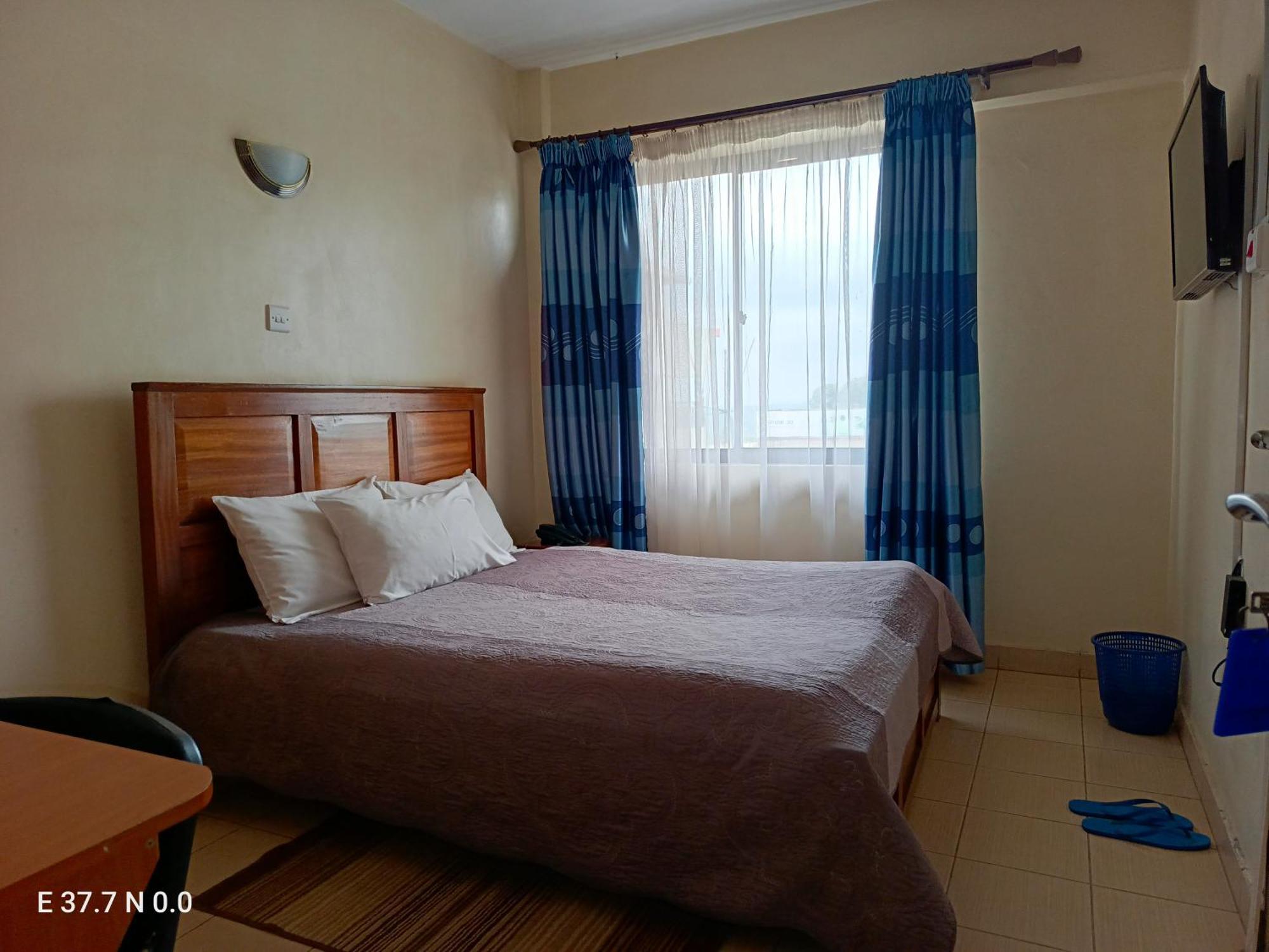 Meru Paramount Dış mekan fotoğraf