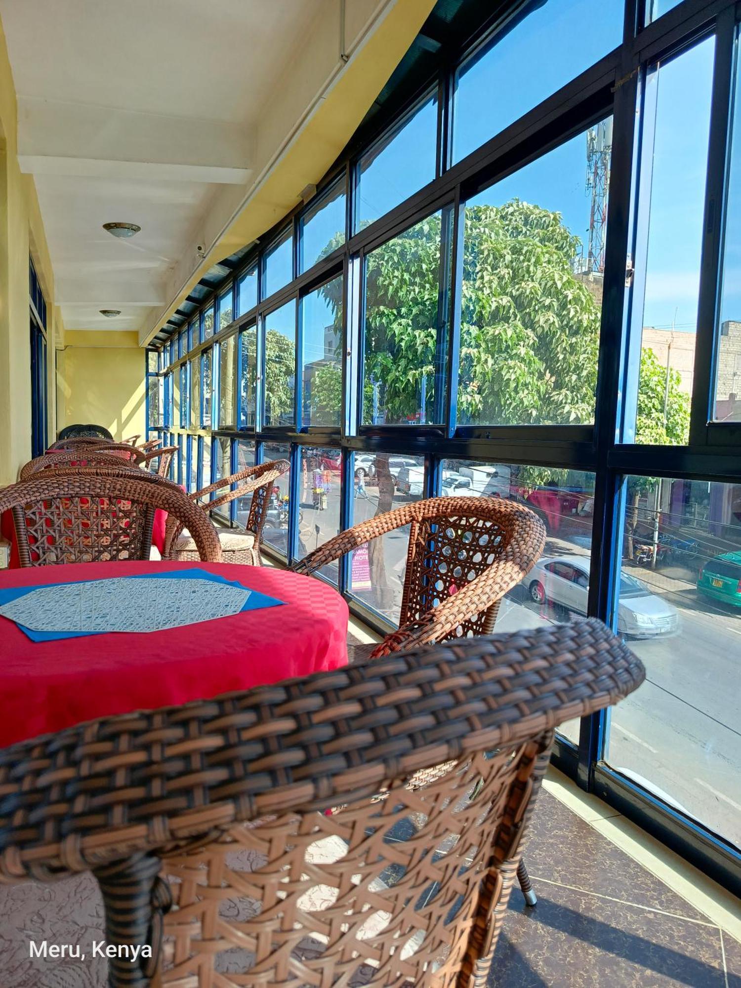 Meru Paramount Dış mekan fotoğraf