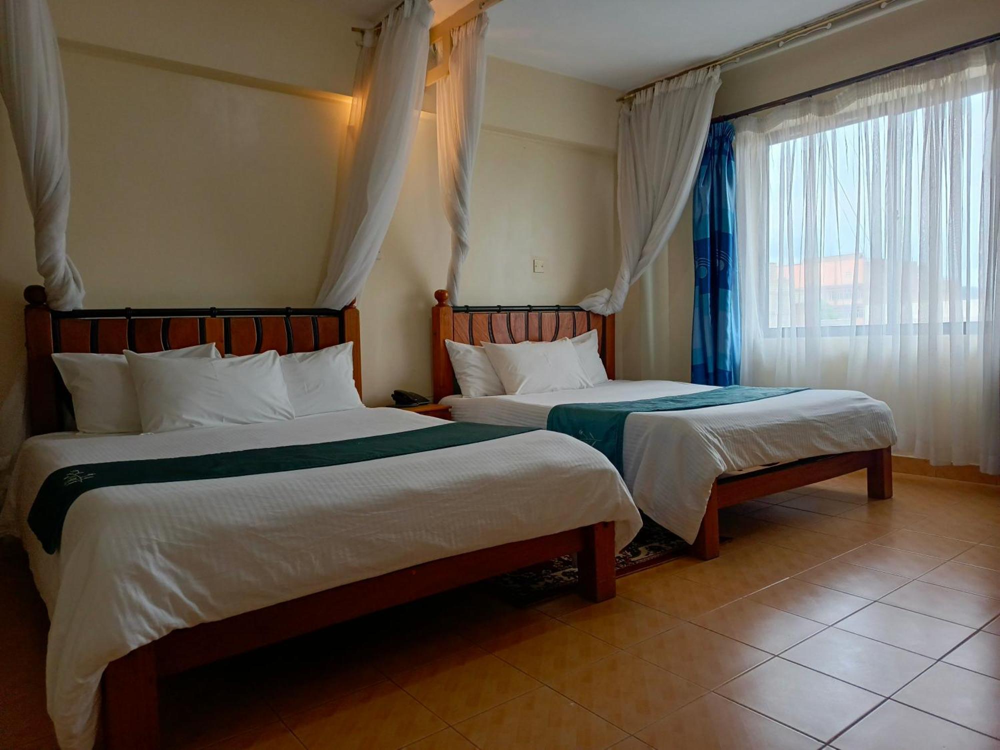 Meru Paramount Dış mekan fotoğraf