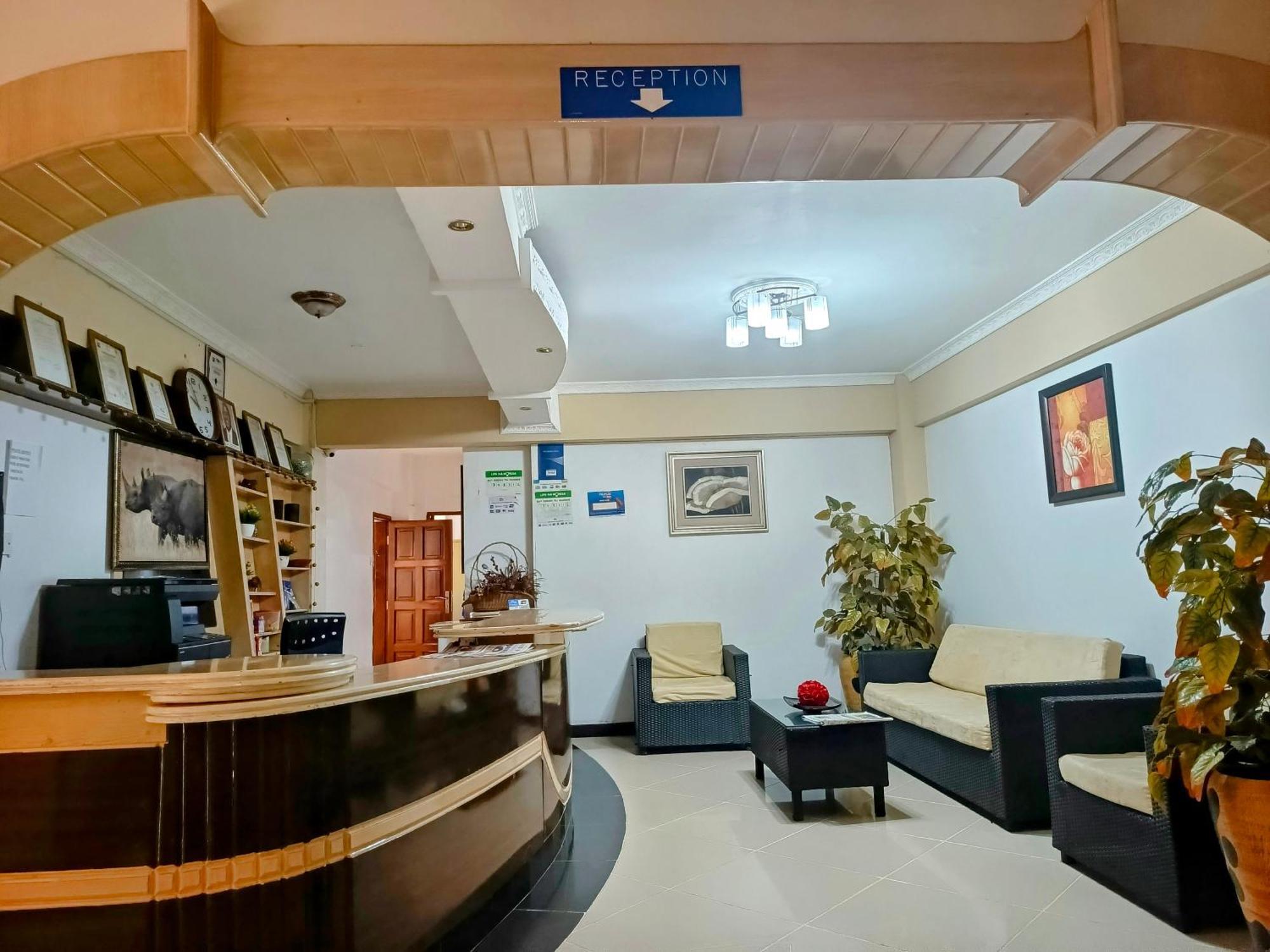 Meru Paramount Dış mekan fotoğraf