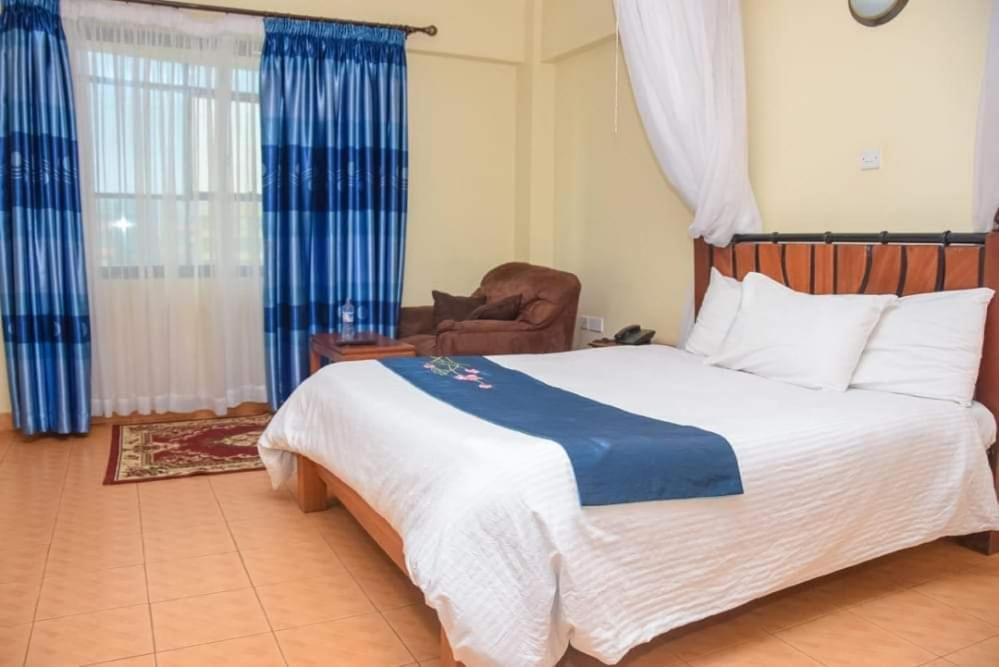 Meru Paramount Dış mekan fotoğraf
