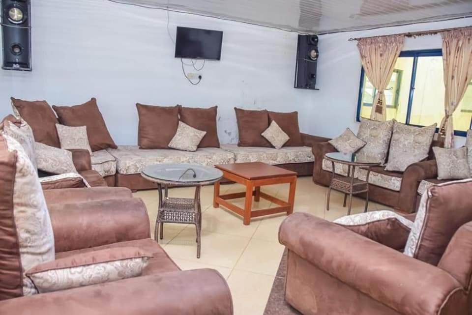 Meru Paramount Dış mekan fotoğraf