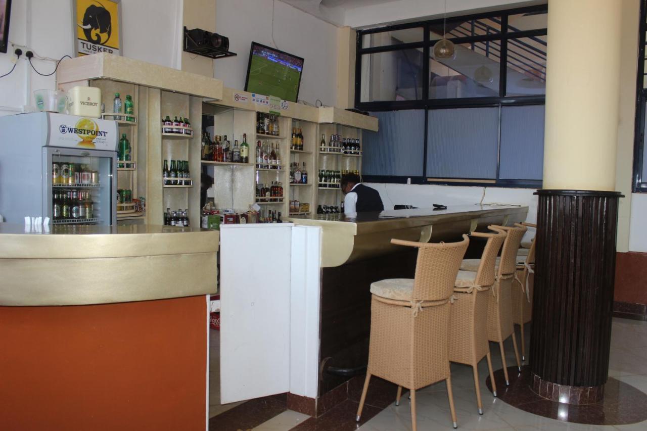 Meru Paramount Dış mekan fotoğraf